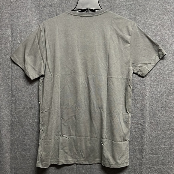 NWT - Old Navy Avatar Gender-Neutral Graphic T-Shirt for Adults - Medium - Picture 3 of 8